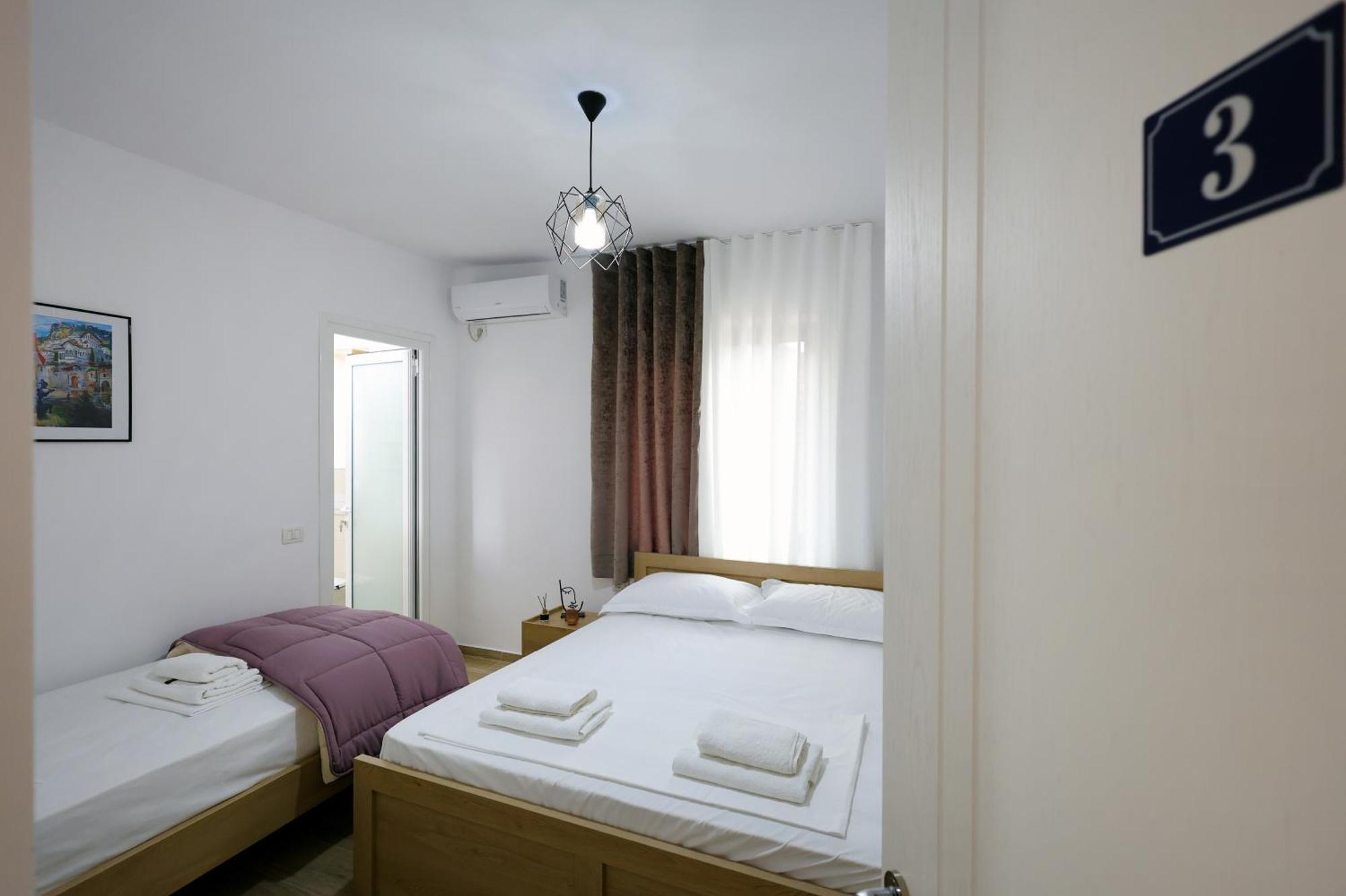 Hotel Vila Vreko B&B เบราท ภายนอก รูปภาพ