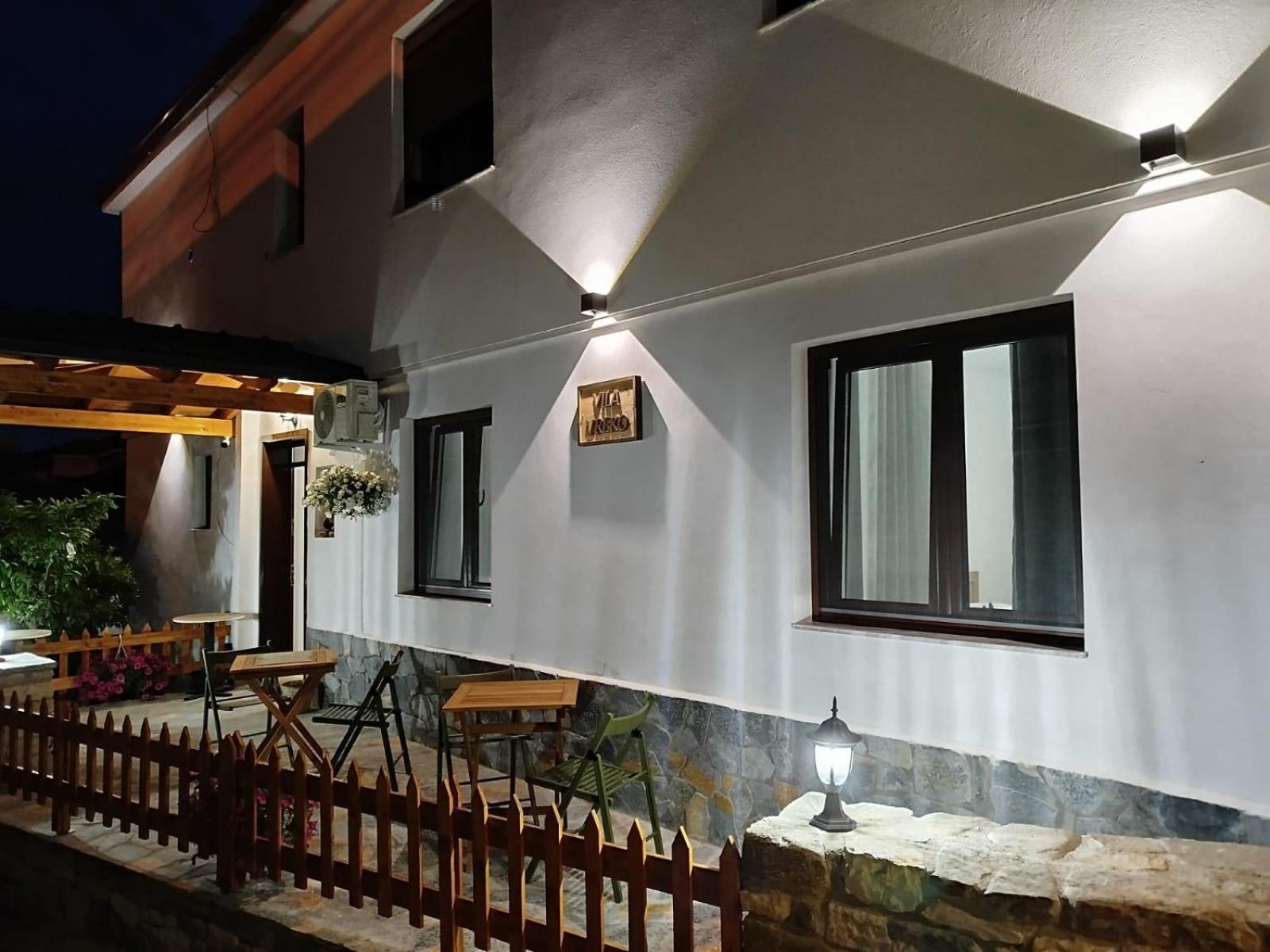 Hotel Vila Vreko B&B เบราท ภายนอก รูปภาพ